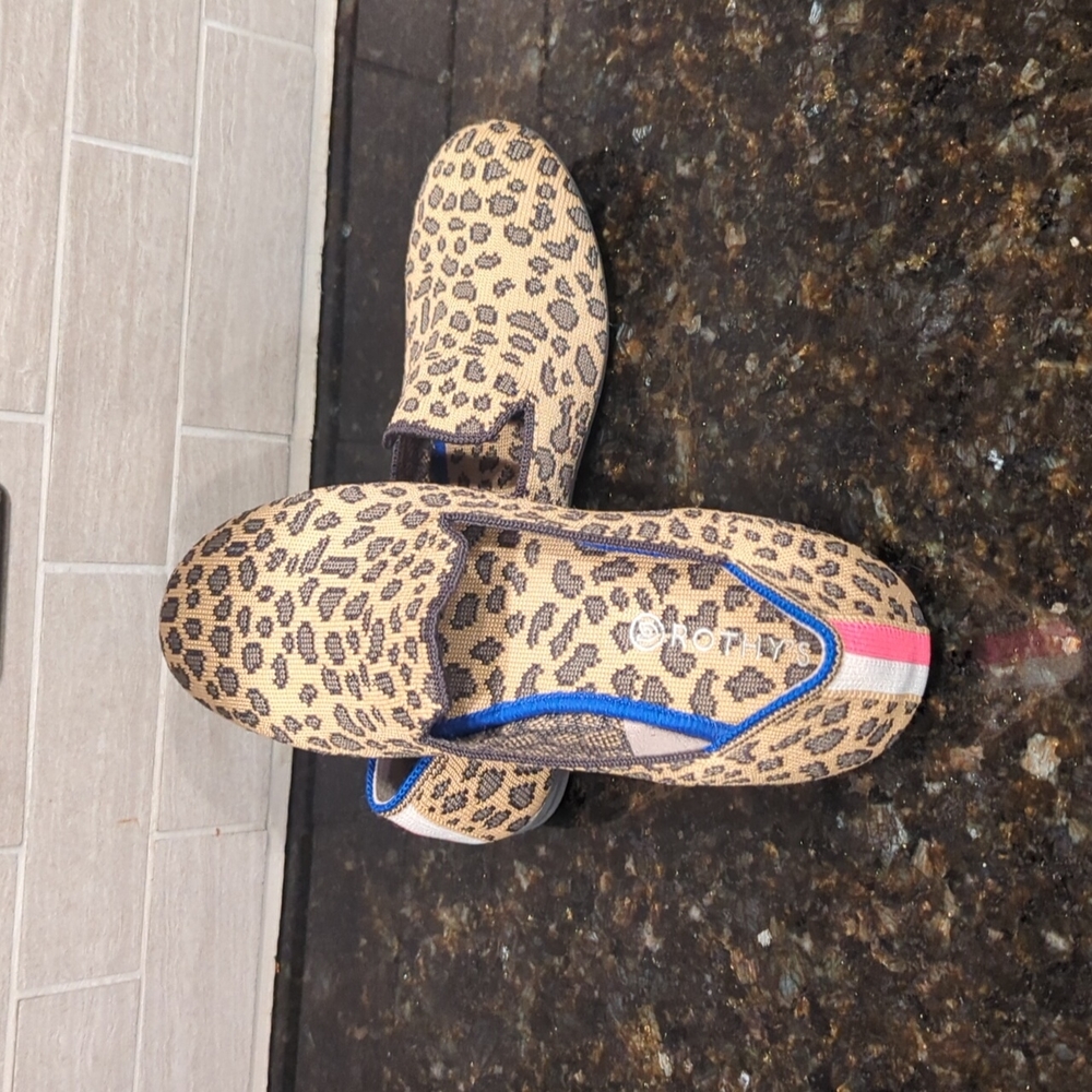 Rothy's Girls size 4 (fits like a women's 5-5.5) only worn twice
